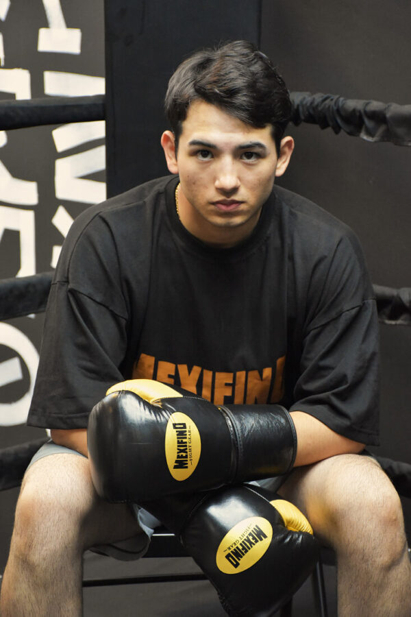 Black & Gold Gloves - Image 3